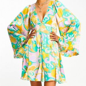 Beautiful spring/summer dress.